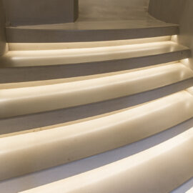 Comment rénover un escalier carrelé ?